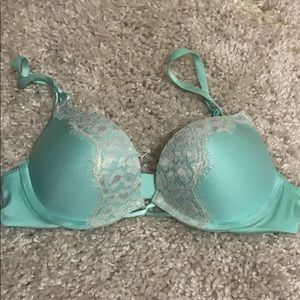 Victoria’s Secret miraculous plunge push up bra